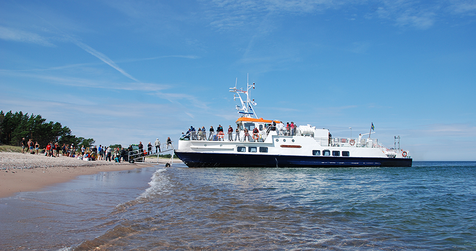 People boarding the passenger boat, photo.