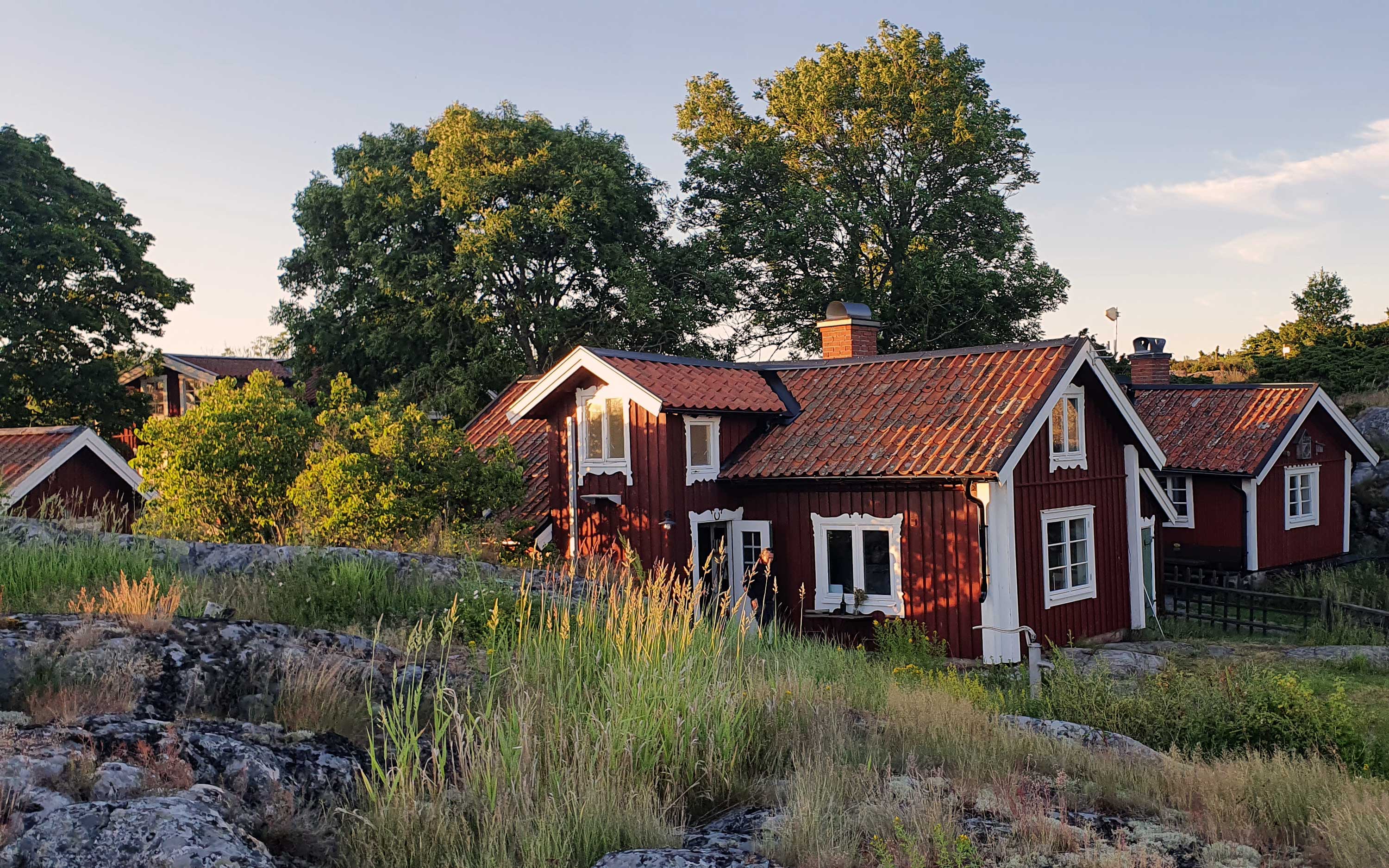 Red houses on Bullerö